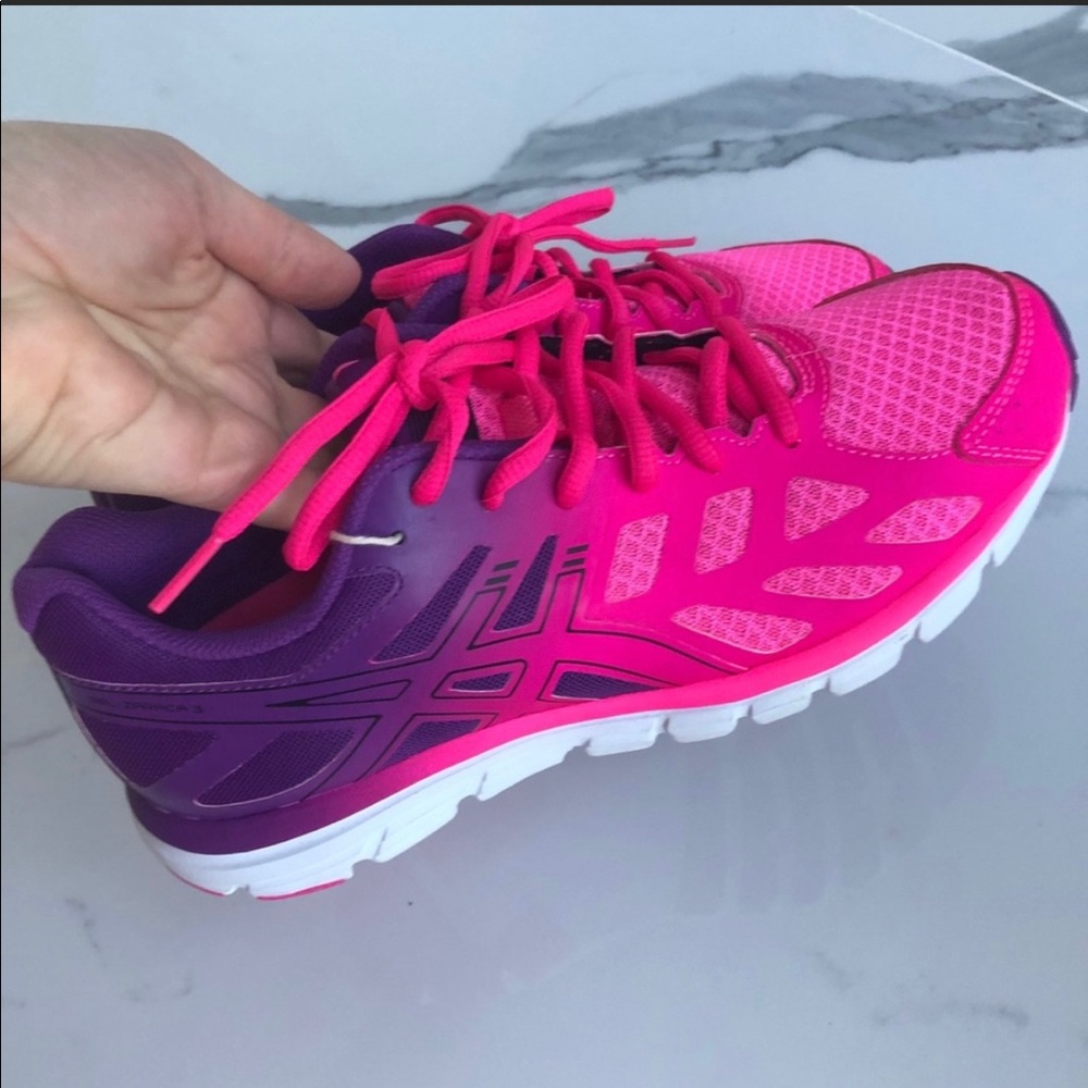 ASICS running shoe brand new